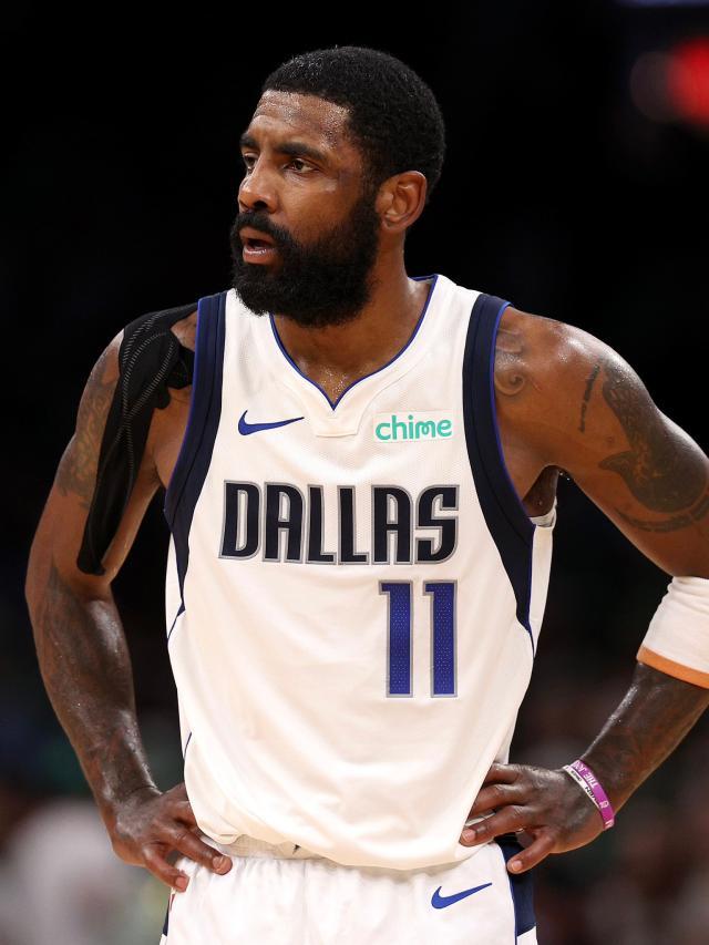 1718695845821013680.jpg kaiyun sports-嘘声中继续迷失!欧文难除心魔 在波士顿遭遇8连败