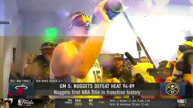 开云在线-掘金庆祝夺冠：约基奇狂饮酒+整蛊穆雷 马龙吻爱徒