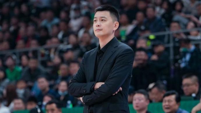 开云体育-CBA最帅的教练也下课了！辽宁男篮宣布杨鸣因个人身体原因辞职