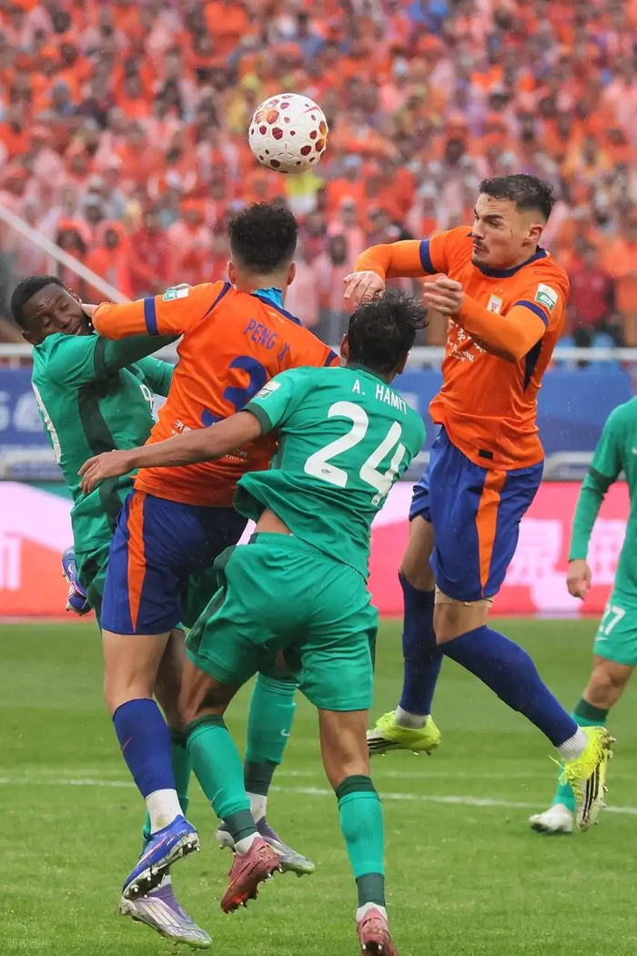 开云APP下载-泰山队捡到宝，阿尔瓦罗连场惊艳发挥，成后防定海神针，堪称中超顶级|新赛季|京鲁大战|佩德罗-阿尔瓦罗|山东泰山|中超联赛_新浪体育_新浪新闻